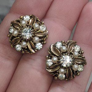 VTG gorgeous rhinestone & faux pearl earrings
